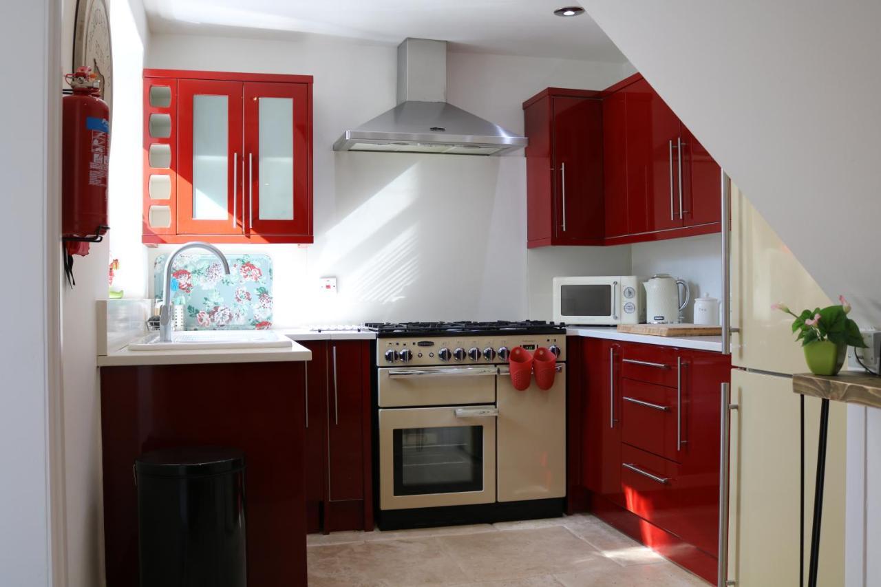 Large Cottage, 3 Beds All En-Suite, Small Village Location Overlooking Mousehole 펜젠스 외부 사진
